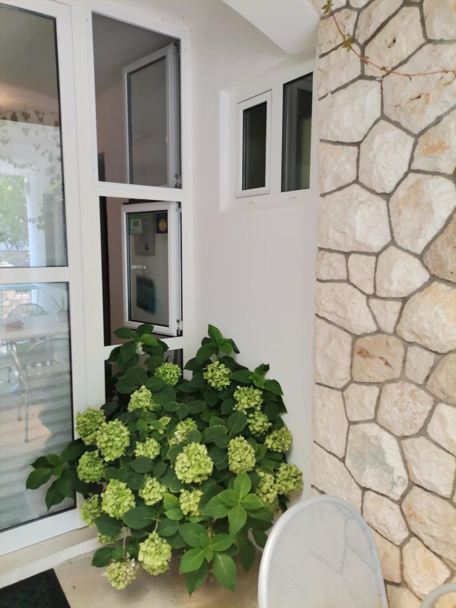 Apartments Green & Orange Hvar Town Room photo