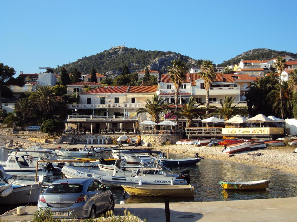 Apartments Green & Orange Hvar Town Exterior photo