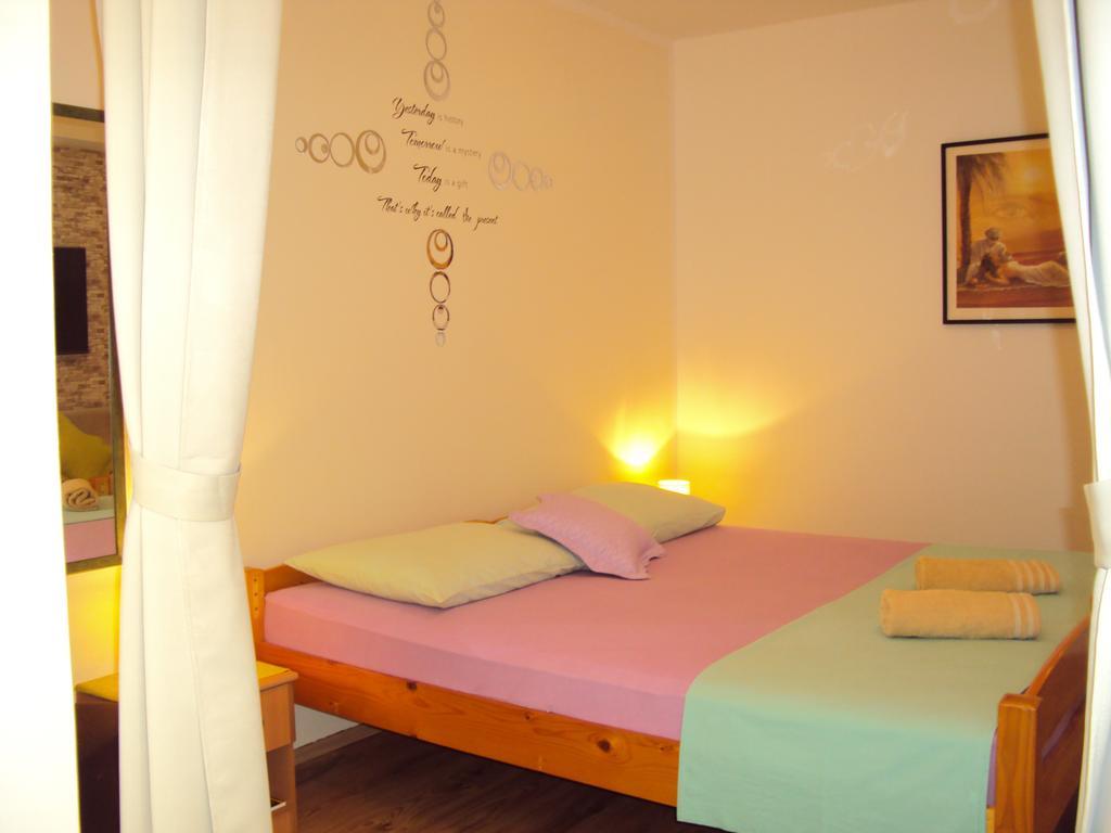 Apartments Green & Orange Hvar Town Exterior photo